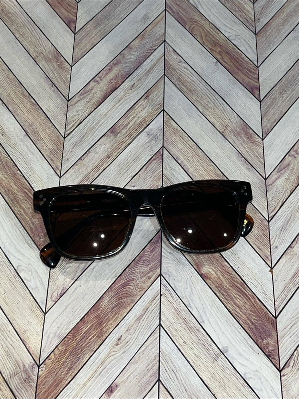 I-sea vintage sunglasses tortoise shell wayfarer style